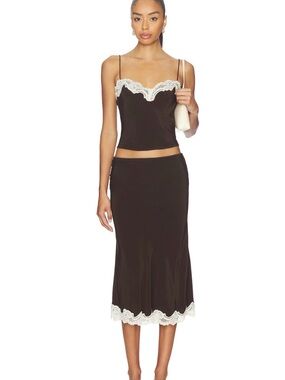 With Jean Tilly skirt set